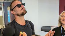 Cum a fost primit Ricky Martin la aeroportul din Chișinău. Experiența care l-a cucerit