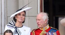 O nouă eră se apropie. Kate Middleton va fi încoronată mai devreme, chiar de către Regele Charles. Se vorbește chiar că Prințesa de Wales pregătește înscăunarea soțului ei