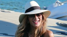 Imposibil sa nu intorci capul dupa ea. Cat de sexy este Nicole Scherzinger imbracata doar in bikini. Cum s-a pozat