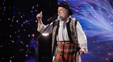 Românii au talent, 21 martie 2025. Badea Costică din Joldești i-a luat la rost pe jurați și a stârnit hohote de râs: ”Sunt tezaur uman viu”. Care a fost decizia juraților
