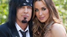 Nikki Sixx, basistul trupei Mötley Crüe, tată pentru a cincea oară la 60 de ani
