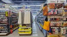 S-a deschis, la București, primul magazin al unui gigant asiatic. Salariile pot ajunge și până la 7.500 lei pe lună, net
