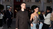 Romeo, fiul de 22 de ani al lui David și al Victoriei Beckham, este un adevărat Don Juan. Cine este noua lui iubită, Kim Turnbull, cu care s-a afișat la Săptămâna Modei de la Paris
