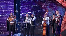Românii au Talent 2023: Constantin Gaciu și Taraful „Iancu Jianu” au făcut atmosferă pe scenă