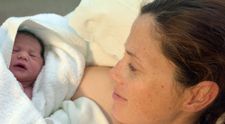 “M-a durut mai mult când m-am epilat decât când am născut”. Ce este diferit la această femeie față de altele