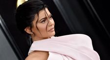 E sexy de milioane, dar şi cel mai tânăr miliardar din lume: Kylie Jenner, din familia Kardashian, în topul Forbes
	
	 