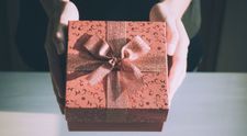 (P) Cele mai bune idei de cadouri personalizate pentru persoana iubită, copilul tău sau colegii de muncă