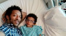 Kamara și-a dus fiul în Turcia pentru a 5-a intervenție cu celule stem. Cum se simte Leon și ce efect a avut intervenția