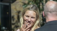 Dependența de droguri și alcool și-a pus amprenta pe chipul ei. Kate Moss, de nerecunoscut în cele mai noi imagini