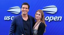 Fiul unui celebru actor de la Hollywood, care a murit tragic, tocmai s-a căsătorit. Îl recunoști? Este leit tatăl său