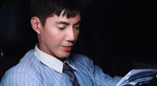 Actorul Wang Tai, găsit mort pe acoperiș, la câteva ore după filmase un episod din popularul ”Bittersweet Destiny”. Avea 43 de ani