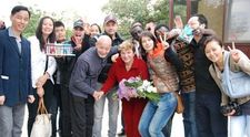 Casa Ionelei Prodan, atractie tursitica pentru un grup de chinezi! FOTO