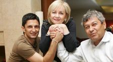 Neli, soția lui Mircea Lucescu, a părăsit plângând Spitalul Universitar. Singurele cuvinte pe care femeia le-a spus