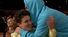 Moment amuzant la Oscar 2025. Adam Sandler a părăsit sala, dar nu înainte de a-l săruta pe Timothee Chalamet. Ce i-a spus prezentatorul despre ținuta sa