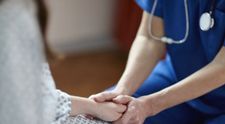 Donează pentru linia întâi: Poți contribui cu 2 euro prin SMS la numărul 8825, pentru protejarea salvatorilor