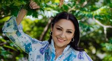 Andra, în vacanță împreună cu Eva și David. Cum au pozat la piscină