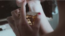 (P) 6 trucuri pentru ca parfumul tău să persiste mai mult timp