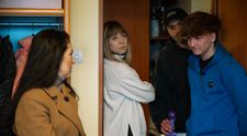 Visuri la cheie, 15 aprilie 2026. Dani a aflat că tatăl lui a murit chiar în ziua în care a împlinit 14 ani. După ce colegii de clasă i-au organizat o petrecere surpriză, unchiul i-a dat vestea: „A venit să mergem la biserică, unde era tata depus”