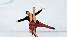 Imagini video cu eroarea devastatoare pentru care patinatorii din Marea Britanie, Lewis Gibson și Lilah Fear, au ratat medalia olimpică
