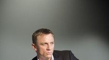 Agent 007

	JAMES BOND, fireste!