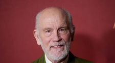 Actorul din „Cravata Galbenă” ar fi suferit un AVC în timpul unui podcast. Anunțul cutremurător despre John Malkovich