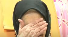 A crescut 16 copii, dar la bătrânețe a rămas pe drumuri. Mărturia disperată a unei mame: „M-au aruncat în stradă”