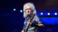 După ce a donat mii de flori în satul în care locuiește, lui Brian May i s-a interzis să mai planteze narcise. Motivul absurd invocat de autorități și reacția legendarului chitarist