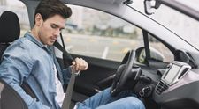 (P) Vrei să-ți iei permisul de conducere? Fă chestionare auto pe e-drpciv.ro!