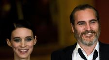 Joaquin Phoenix și Rooney Mara s-au logodit