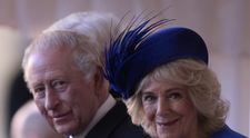 Regina Camilla, în centrul unui scandal uriaș. Ar avea probleme grave cu alcoolul și l-ar ține izolat pe Regele Charles. Dezvăluiri explozive despre soția monarhului, care ar fi devenit 