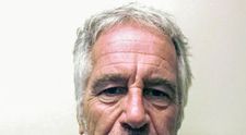 Biletul de adio al lui Jeffrey Epstein, dat publicității. Ce a putut să scrie acesta înainte să se sinucidă, în închisoare