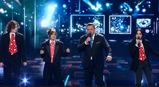Vocea României 2024: Semifinala. TRIO Theo Rose și Horia Brenciu. Raluca Moldoveanu și Colin Doljescu au creat un moment senzațional, împreună cu antrenorii lor, interpretând un imn al dansului și al distracției din anii '70