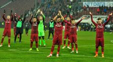 VIDEO Este cel mai inedit cuplu din fotbalul românesc. Poveste de iubire cu portarul de la CFR Cluj
