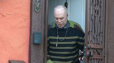 Suma exorbitantă de bani pe care Mickey Rourke o cere pentru o zi de filmare, după ce a fost dat afară din casă și a ajuns să locuiască într-o cameră de hotel. Devine milionar dacă îi sunt acceptate pretențiile financiare