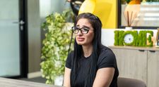 Șef sub acoperire, 21 noiembrie 2024. Flori, mama care încearcă să îi ofere copilului cu autism o viață normală, primește o mână de ajutor din partea lui Alin Hustiu. Tată a doi copii, șeful sub acoperire a fost afectat de sacrificiile făcute de aceasta: „Nu mă așteptam la asta!”