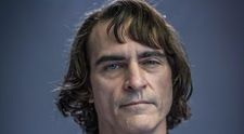 Primele imagini cu Joaquin Phoenix în rolul lui Joker