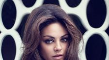 Cea mai sexy femeie din lume e chef in bucatarie. Mila Kunis gateste mancare ucraineana