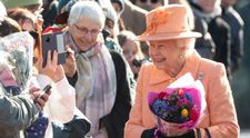 Regina își caută un majordom nou pentru Buckingham Palace. Care este salariul și ce avantaje are această slujbă