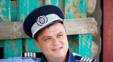 Las Fierbinți revine cu un nou sezon la PRO TV. Știrea zilei: Polițistul Robi s-a făcut vlogger!