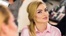 Valentina Pelinel, pictorial în piscină pentru afacerea familiei