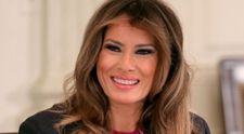 Cum a decorat Melania Trump Casa Albă de Crăciun. A renunțat la decorurile întunecate