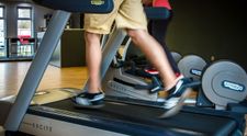 (P) Iată cum îți poți menține interesul pentru exercițiile pe banda de alergat