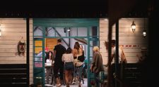 Fermierii au avut parte de cea mai mare surpriză! Foștii concurenți au revenit în casă pentru a le fi alături
