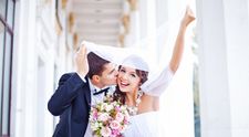 O mireasă, considerată ”necioplită și vulgară”. Invitația trimisă oaspeților a devenit virală pe Facebook. Ce pretenții are aceasta