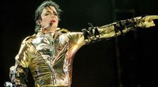 Un documentar controversat despre trecutul întunecat al lui Michael Jackson stârnește mânia familiei megastarului