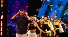 Săriți de pe fix, 23 noiembrie 2023. Gașca de comedianți, dar și cei doi invitați surpriză, Ana și Adi, au stârnit hohote de râs la proba Telefonul fără dinți