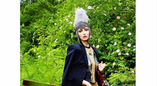 Iulia Albu comentează fotografiile și ținutele vedetelor de pe Instagram. Ironiile adresate acestora