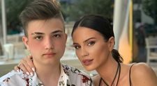Geanina Ilieș nu se desparte de fiul adolescent nici în vacanțe: „Dacă aș putea, l-aș pupa toată ziua”
