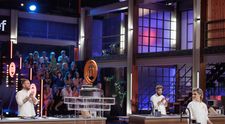 Finala MasterChef, 11 decembrie 2024. A început prima jurizare din finală. Cei trei chefi nu au nicio milă față de preparatele concurenților: „Ne-ai oferit un pitic din Albă ca Zăpada”