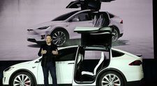 I-au fost oferiţi 1 milion de dolari pentru a sabota gigantul Tesla! Ce decizie a luat angajatul lui Elon Musk